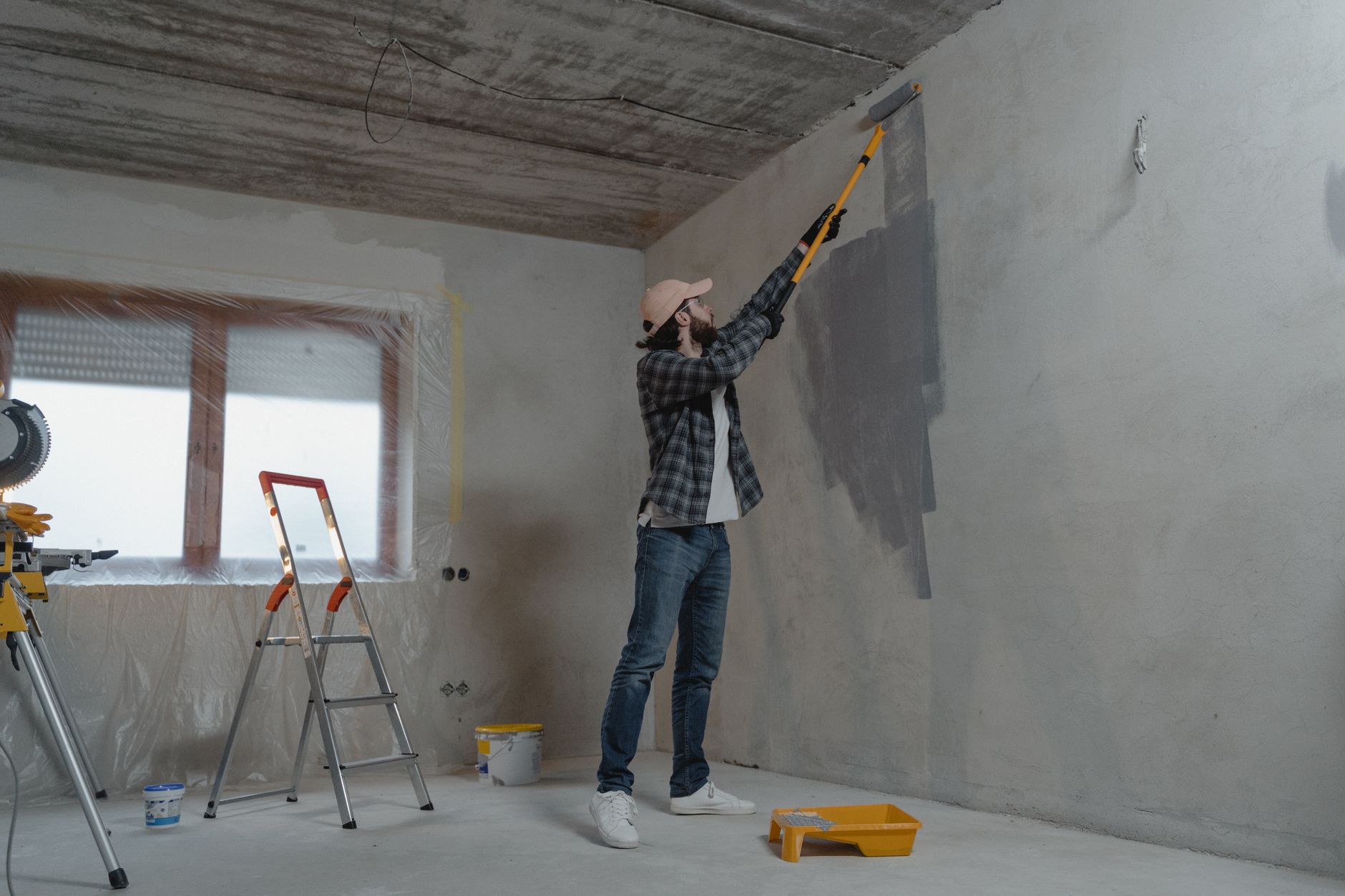 Peintre en bâtiment équipe à La Roche-sur-Yon